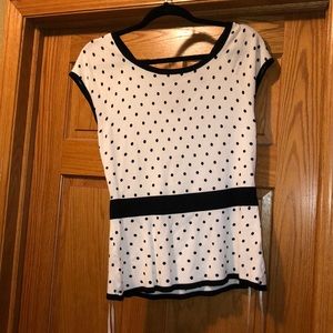 💫🌻WHBM-Women’s short sleeve sweater top